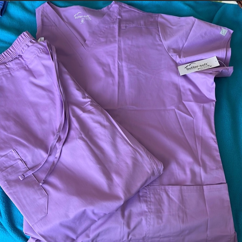 NWT UNIFORM ADVANTAGE Butter Soft scrubs